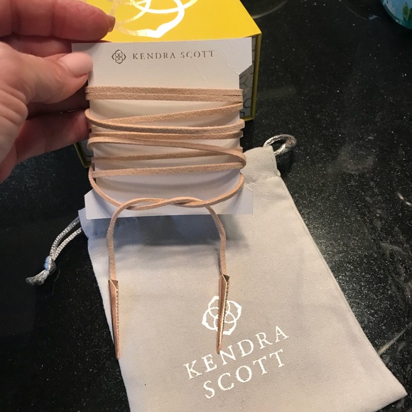 Kendra Scott Necklace - Picture 2 of 3